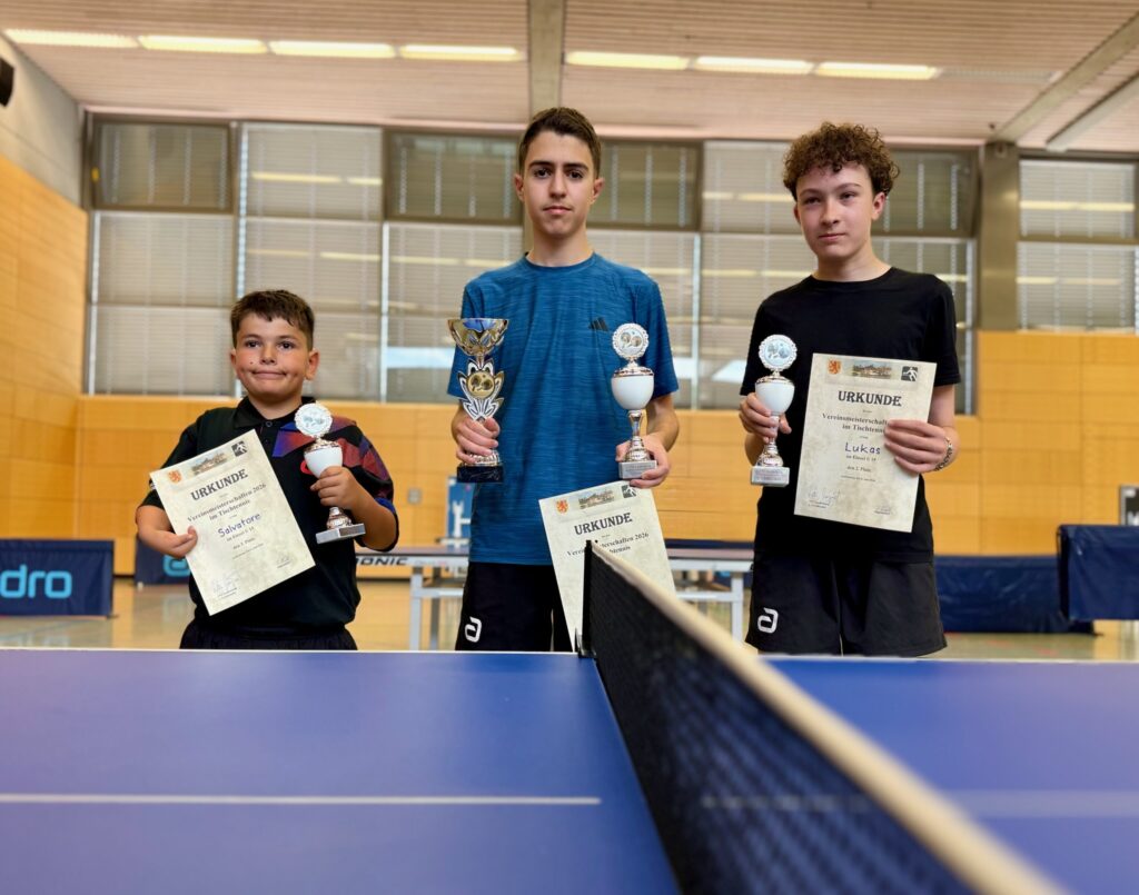 Gewinner U15 von links: 3. Platz Salvatore Ciulla, 1. Platz John Altarsha, 2. Platz Lukas Köpfer